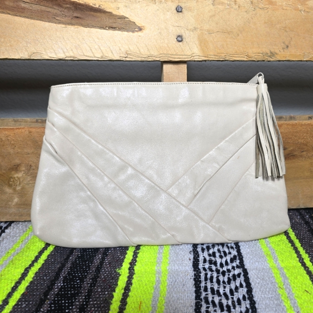 Vintage leather clutch purse Color:Cream